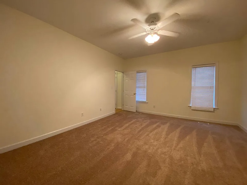 Building Photo - 210 Kelly W Dr