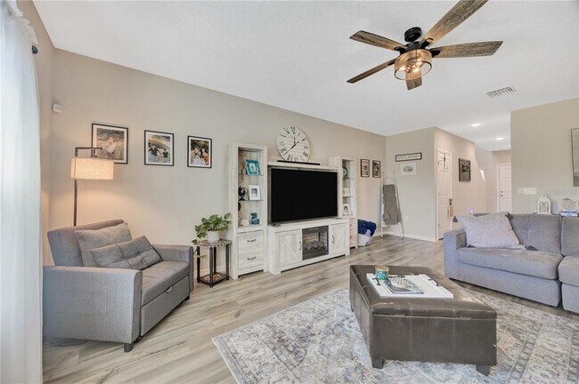 Building Photo - 5532 Summer Sunset Dr