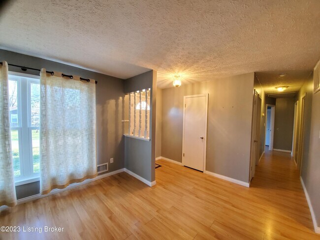 Building Photo - 9211 N Pirogue Ct