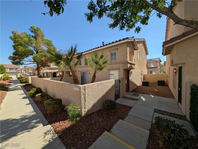 Primary Photo - 9575 Belle Fountain Ave