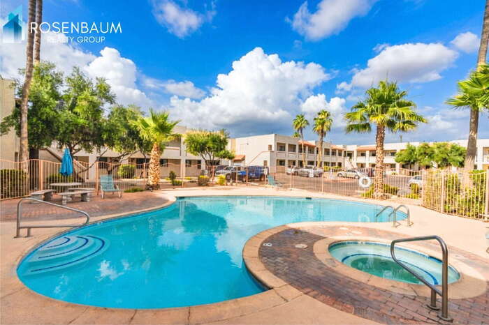 Building Photo - 455 W Kelso St