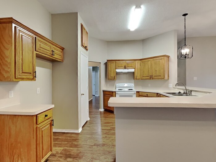 Building Photo - 629 St Eric Dr