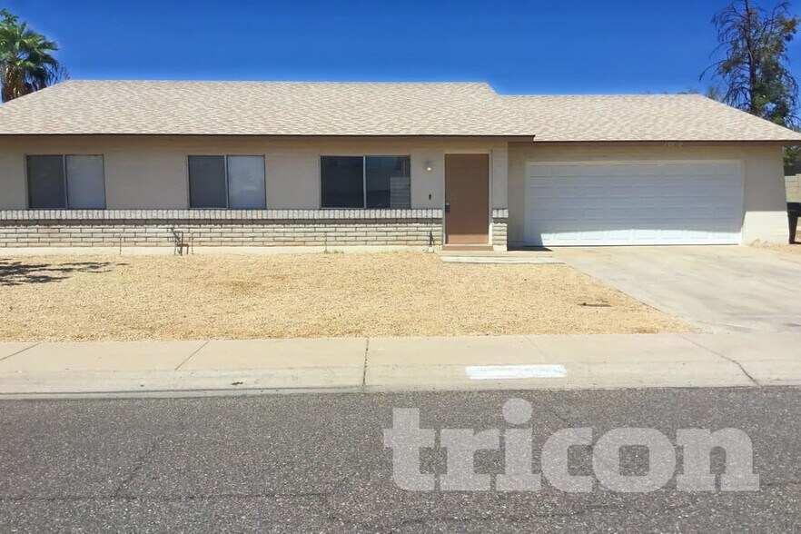 Building Photo - 10710 W Sells Dr