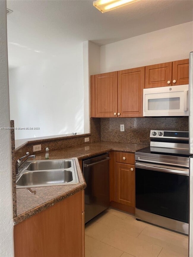 Building Photo - 8048 NW 108th Ct