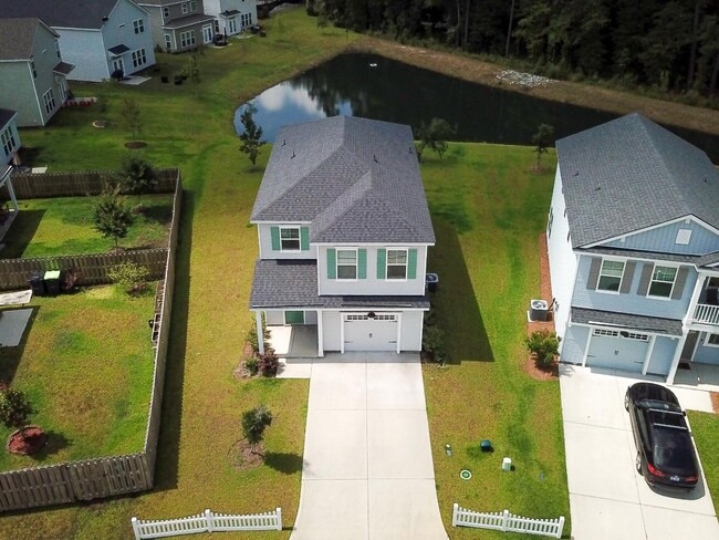 Building Photo - 61 Conifer St