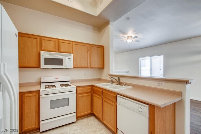 Building Photo - 3511 Desert Cliff St