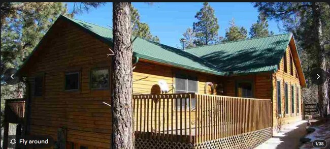 Building Photo - 228 Maple Dr