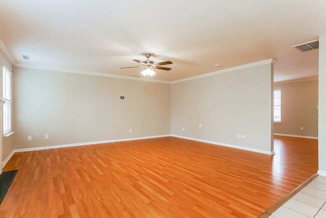 Building Photo - 4104 Taylor Oaks Dr