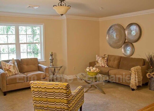 Building Photo - 12 Stoneledge Dr