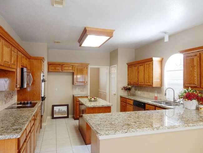 Building Photo - 16611 Colony Terrace Dr