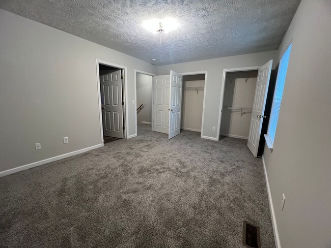 Building Photo - 1510 Center Pointe Dr