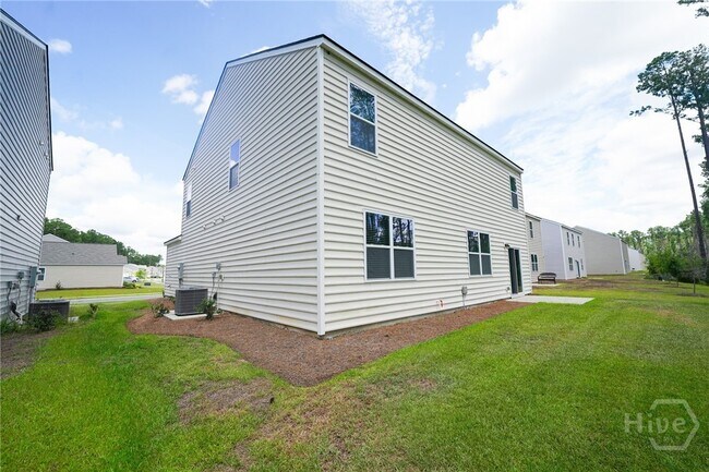 Building Photo - 156 Kraft Kove