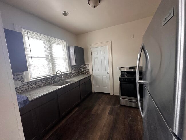 Building Photo - 2293 W Philadelphia St