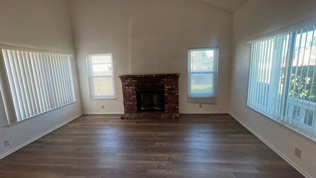 Building Photo - West Lancaster Home in a cul-de-sac