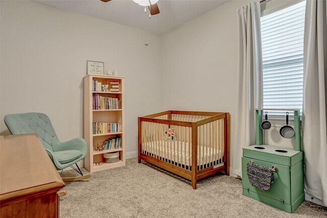 Building Photo - 3 Bed rooms and 2 baths, large master closet. Vinyl garage floor coating is just one of the many ...