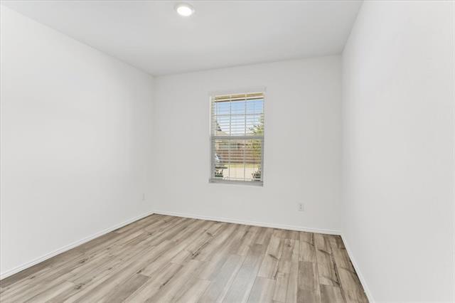 Building Photo - 405 Laurenbrooke Dr