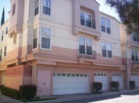 Building Photo - 1014 S Rossano Way