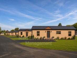 Building Photo - 111 E Cottonwood Dr