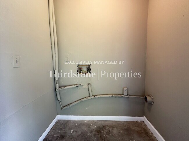 Building Photo - 5128 Indian Lakes Ct