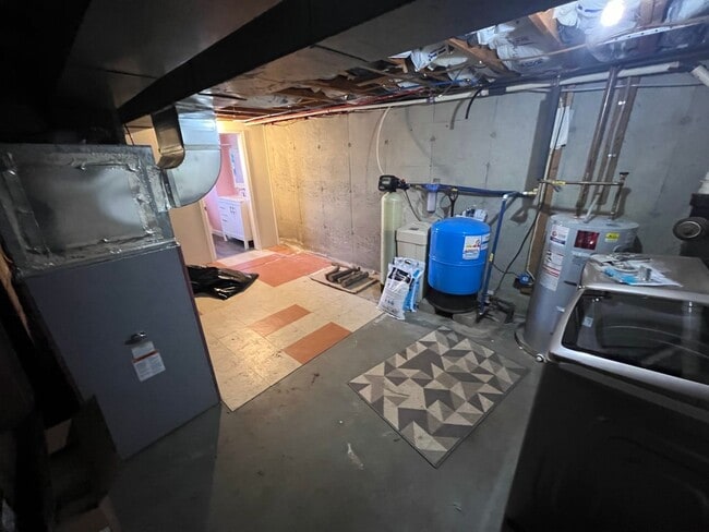 Building Photo - Check out this 3 bedroom 3 bath home for lease