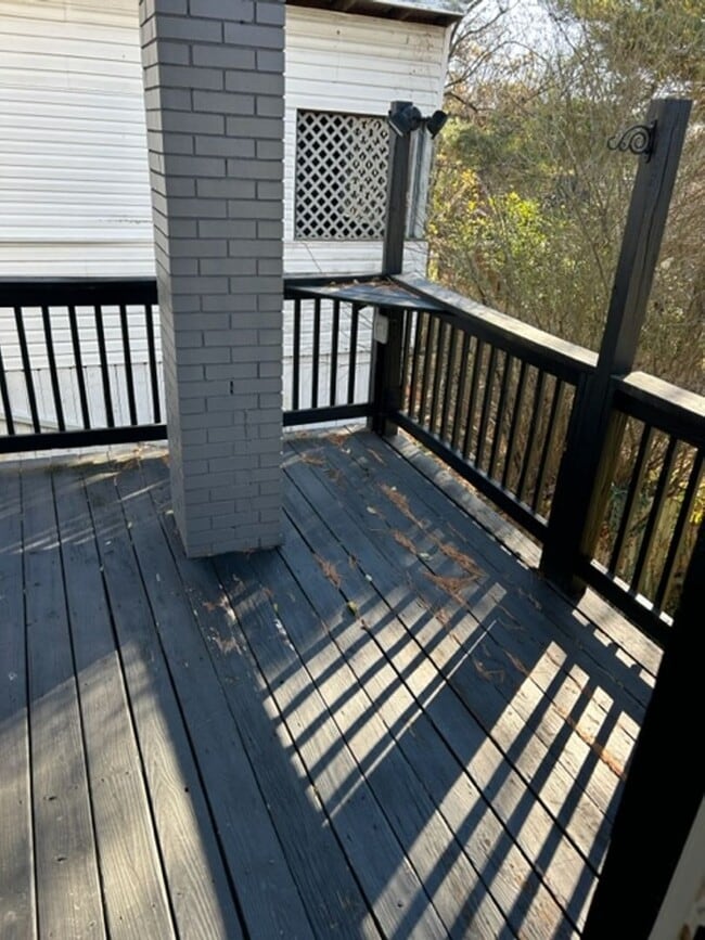 Building Photo - 656 Dow Ave