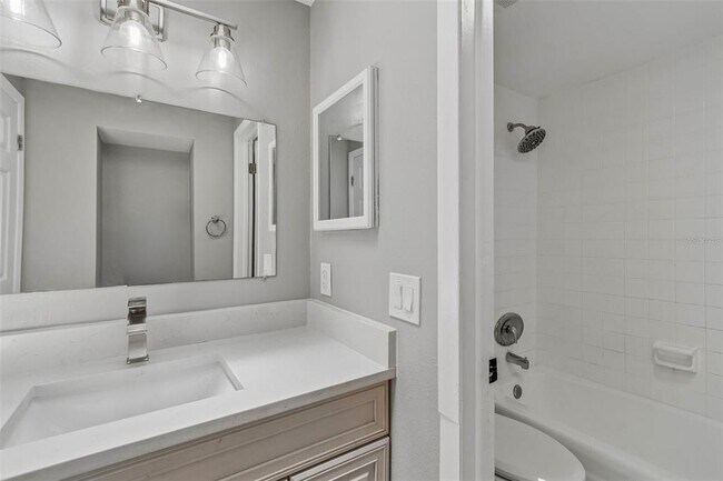 Building Photo - 7111 Gateway Ct
