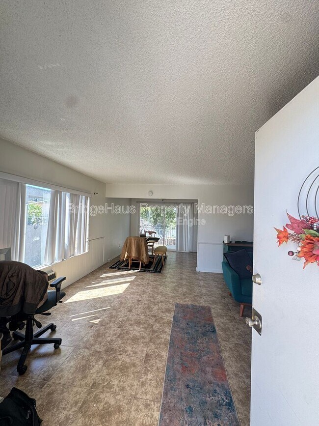 Building Photo - 1000 Leslie Rd