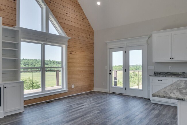 Building Photo - 37 Lakeview Dr