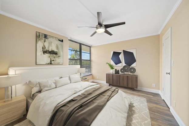 Building Photo - 4 Royal Palm Way