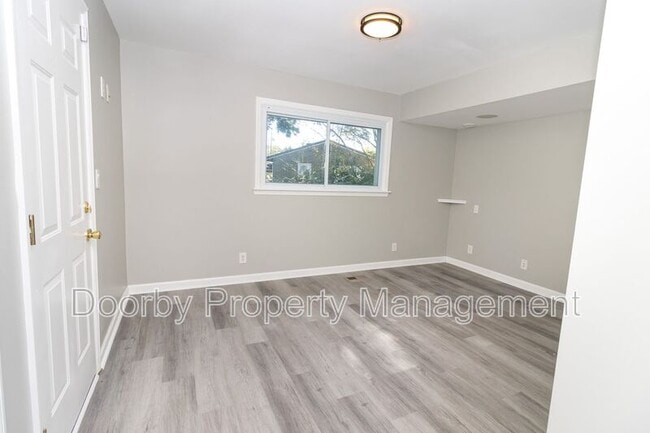 Building Photo - 7707 Canyon Dr