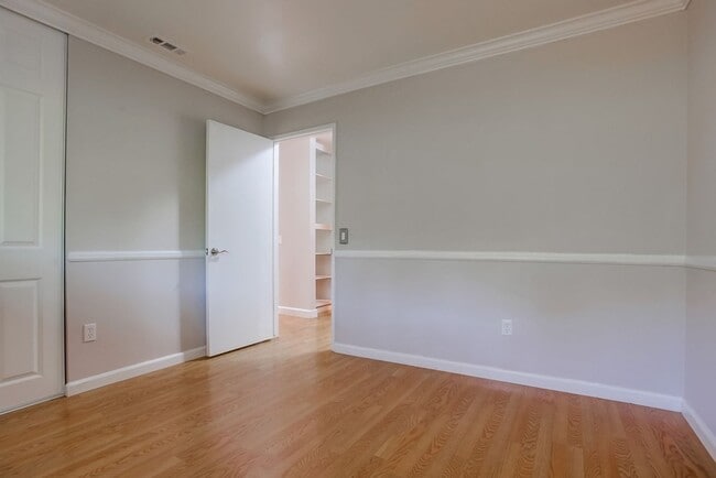 Building Photo - Single Story Duplex with Two Private Residences