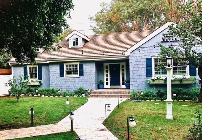 Primary Photo - 6334 Orion Ave