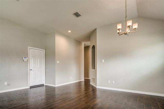 Building Photo - 2700 Dawn Spring Dr