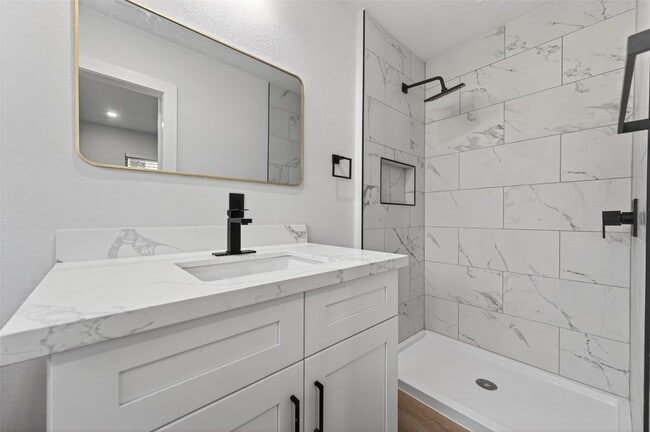 Building Photo - 6621 Jason St