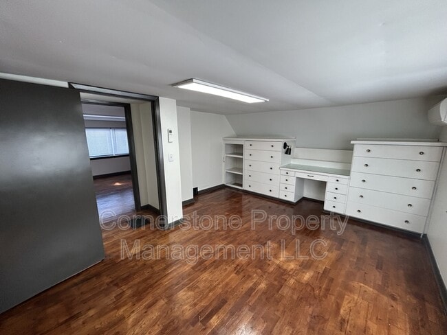 Building Photo - 1011 Cedar St