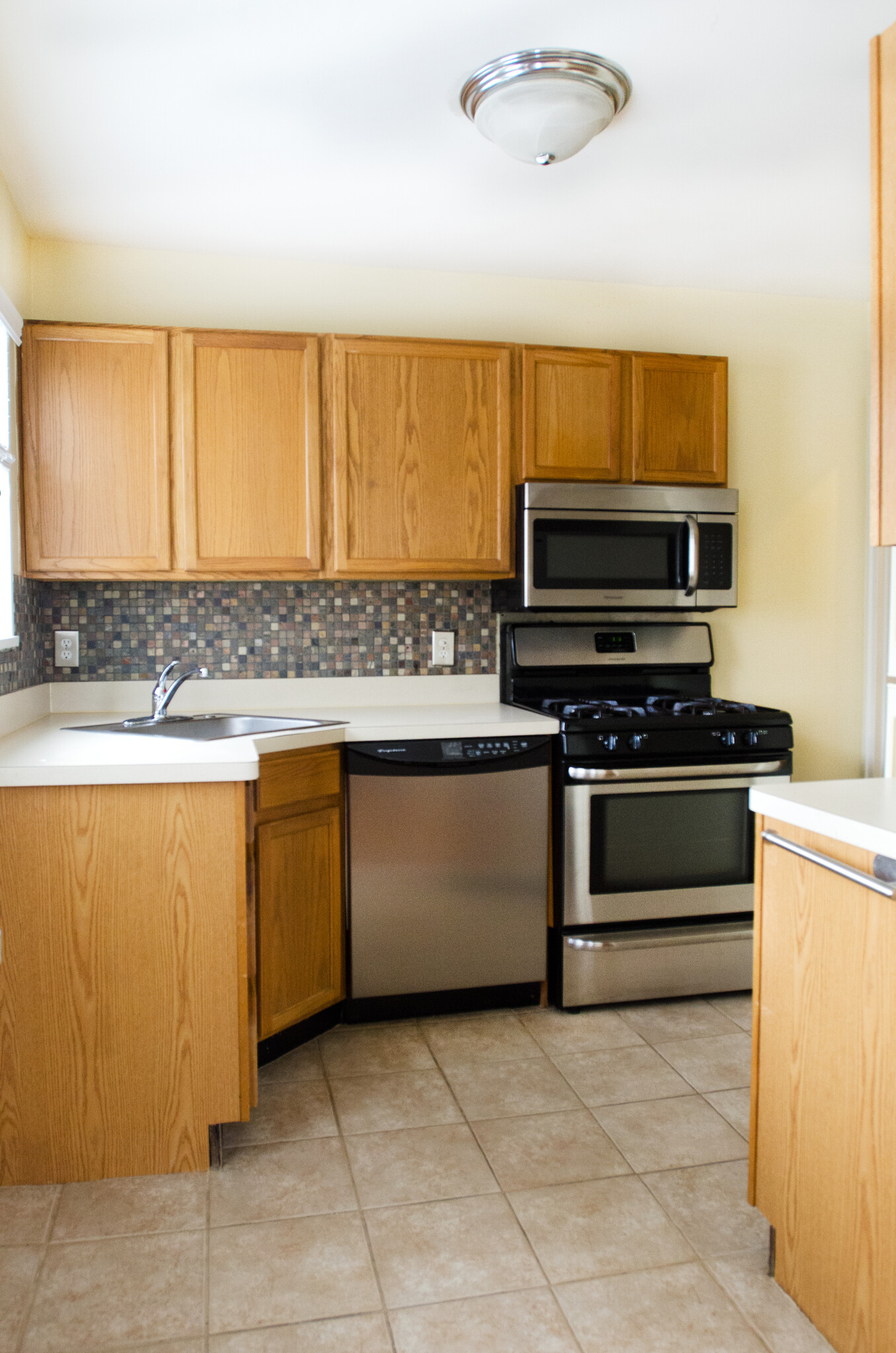 Kitchen - 3332 Coolidge Hwy