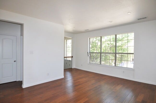 Building Photo - 1510 Biltmore Ln