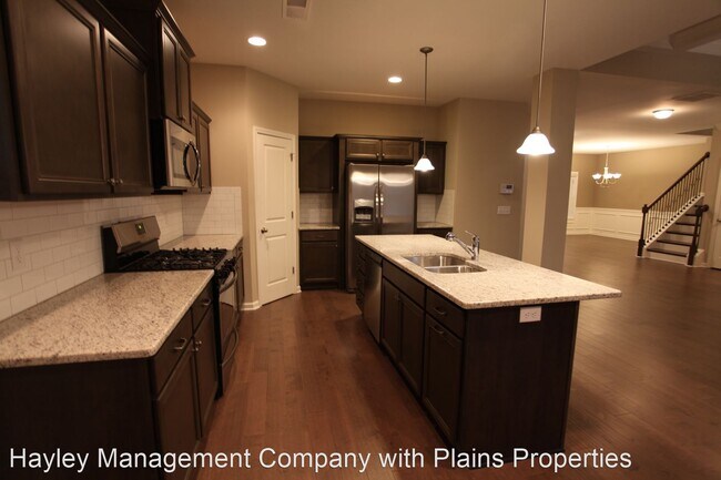Building Photo - 5 br, 3 bath House - 1006 Dunkirk Circle