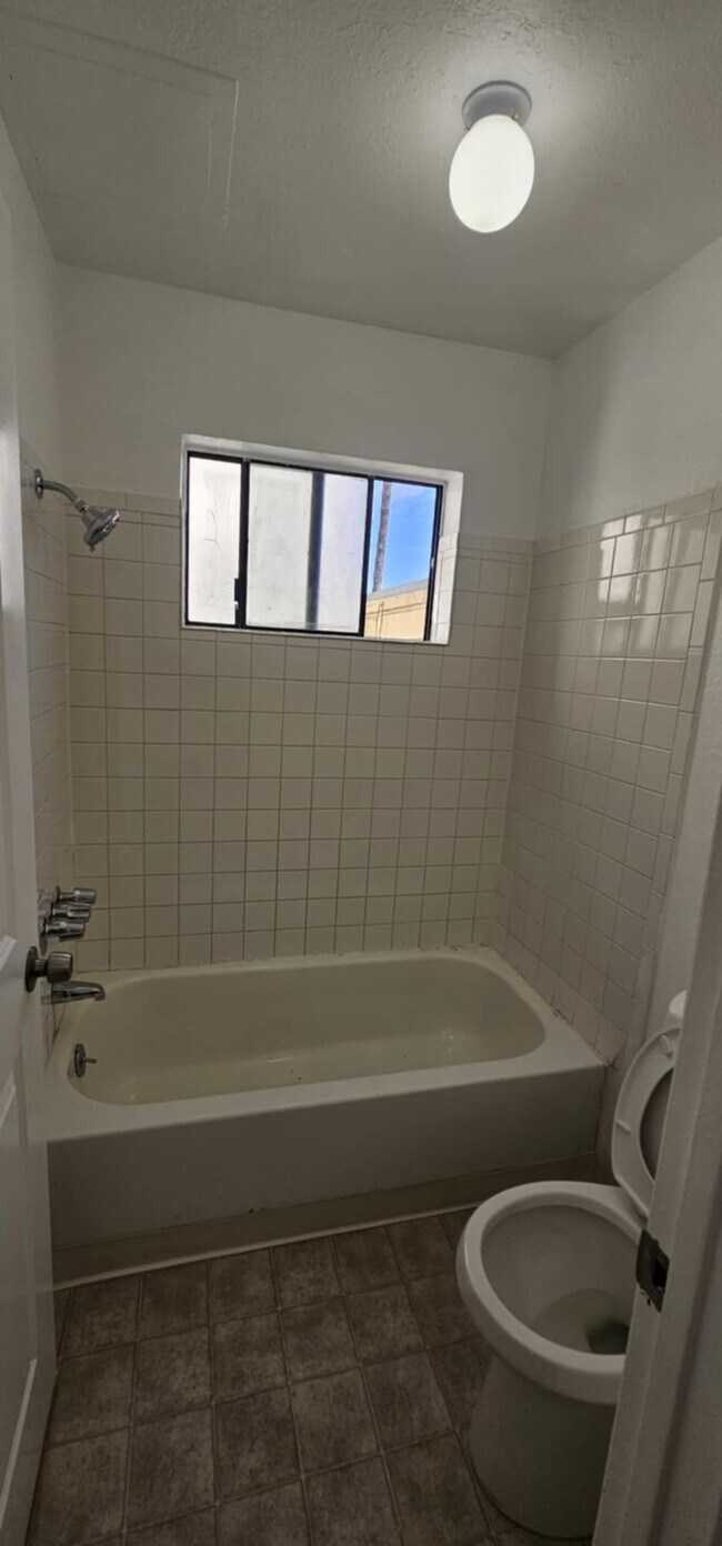 Building Photo - Mission Bart Apartments LLC