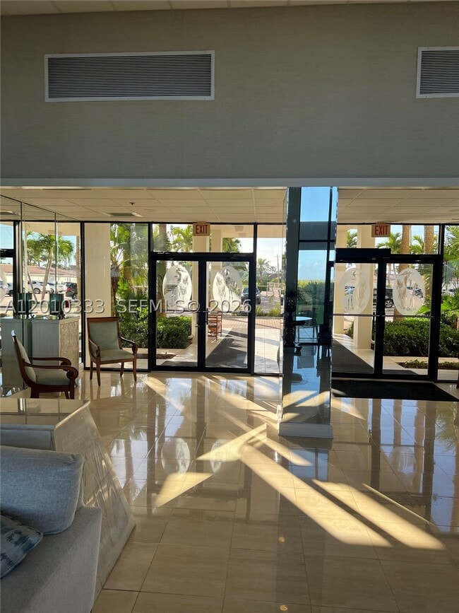 Building Photo - 3100 N Hwy A1A