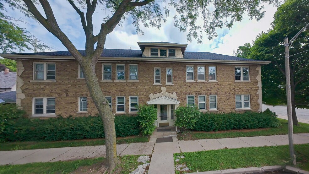 Building Photo - 1726 East Linnwood Avenue