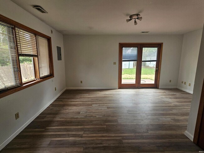 Building Photo - 128 N Roosevelt St