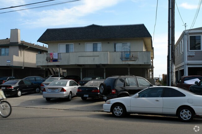 Building Photo - 6531 Del Playa Dr