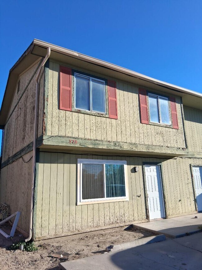 Building Photo - 573 Dawn Ct