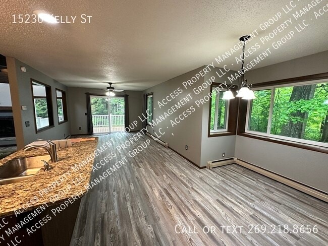 Building Photo - 15230 Kelly St