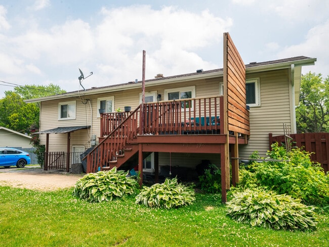 Building Photo - 490 Amherst Ln