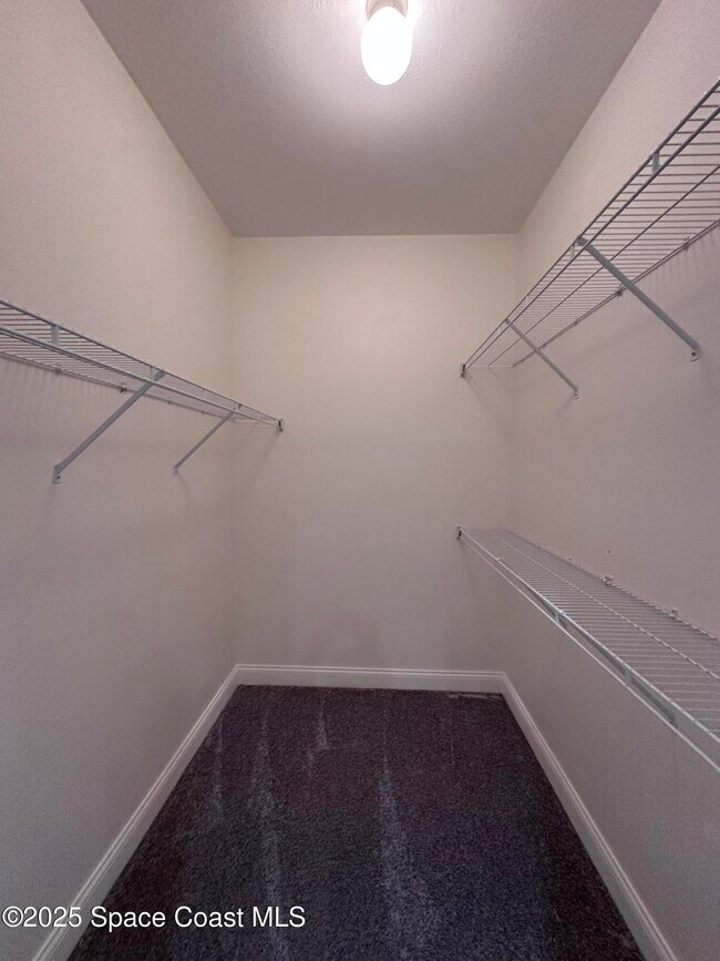 Building Photo - 802 Del Mar Cir