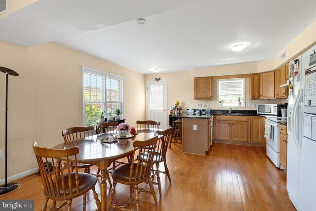 Building Photo - 2683 Edgemont St
