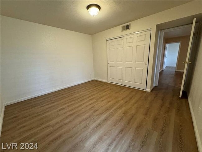 Building Photo - Modern 2-Bed Condo with Fireplace, Balcony & Designer Touches!
