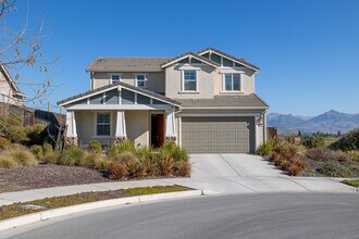 Building Photo - 105 Tanoak St